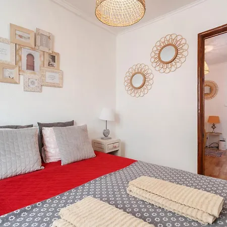 Lov'alfama, At In Lisbon