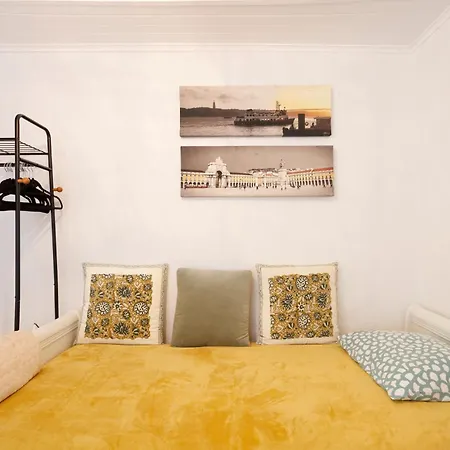 Apartment Lov'alfama, At In *