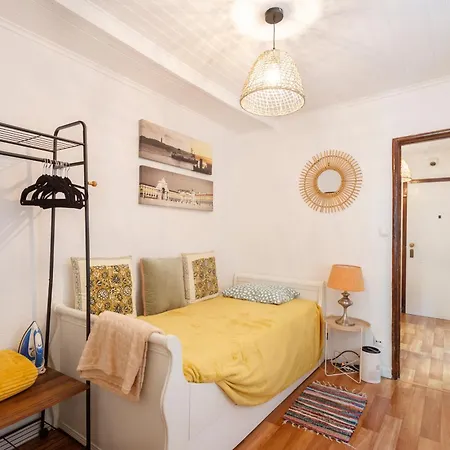 Apartment Lov'alfama, At In *