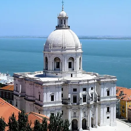 Lov'alfama, At In Lisbon