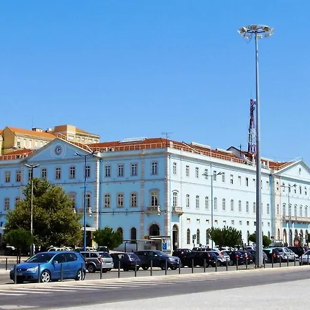 Apartment Lov'alfama, At In *