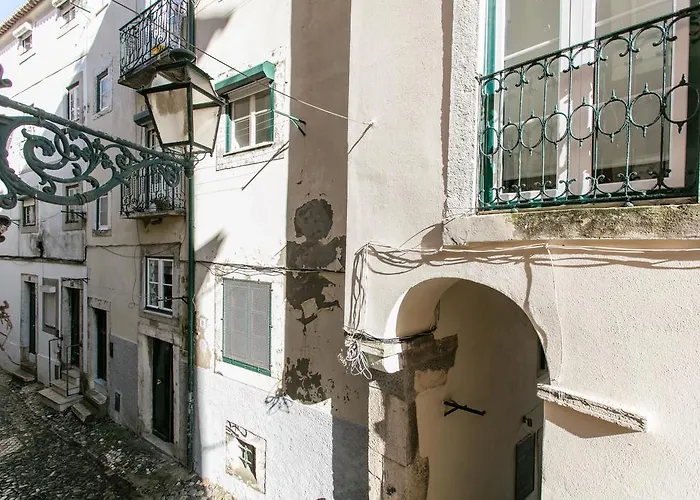 Lov'alfama, At In