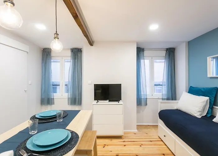 Lov'alfama, At In Lisboa