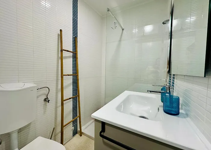 Lov'alfama, At In Lisboa