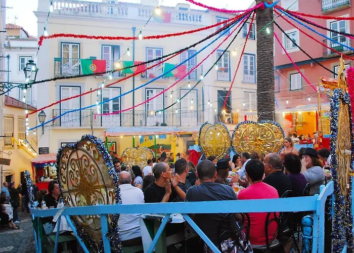 Lov'alfama, At In Lisboa