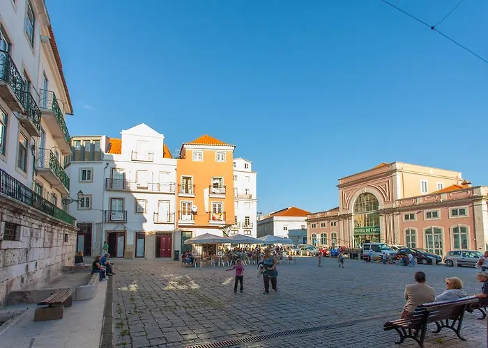 Lov'alfama, At In Daire *