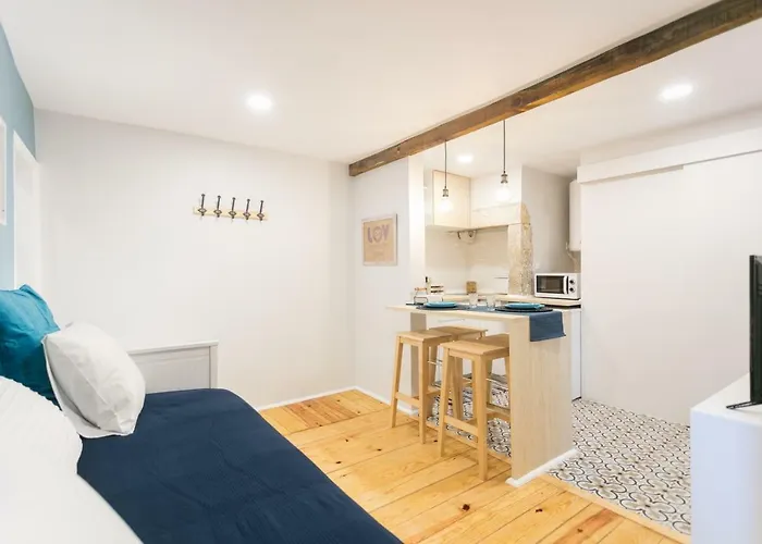 Lov'alfama, At In Lisboa