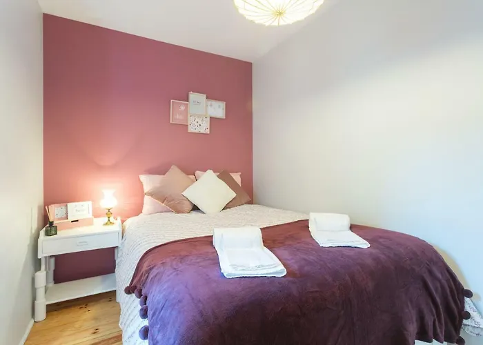 Lov'alfama, At In Lisboa